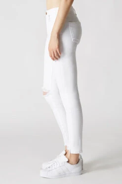 Blank NYC Mid-Rise Jeans In Great White -Blank NYC Shop great white 3 c19fa97c 1625 4b67 9b0f eae2cfa3e493